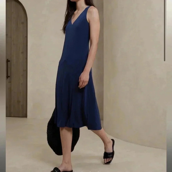 Banana Republic Sleeveless Drop-Waist Midi Dress - Picture 1 of 8